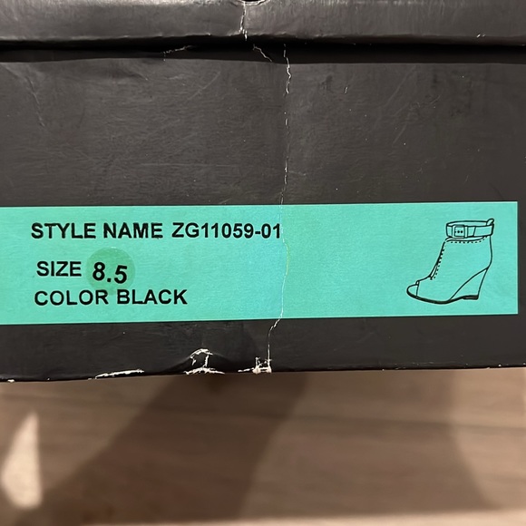 Zigi NY Wedges - Picture 2 of 10